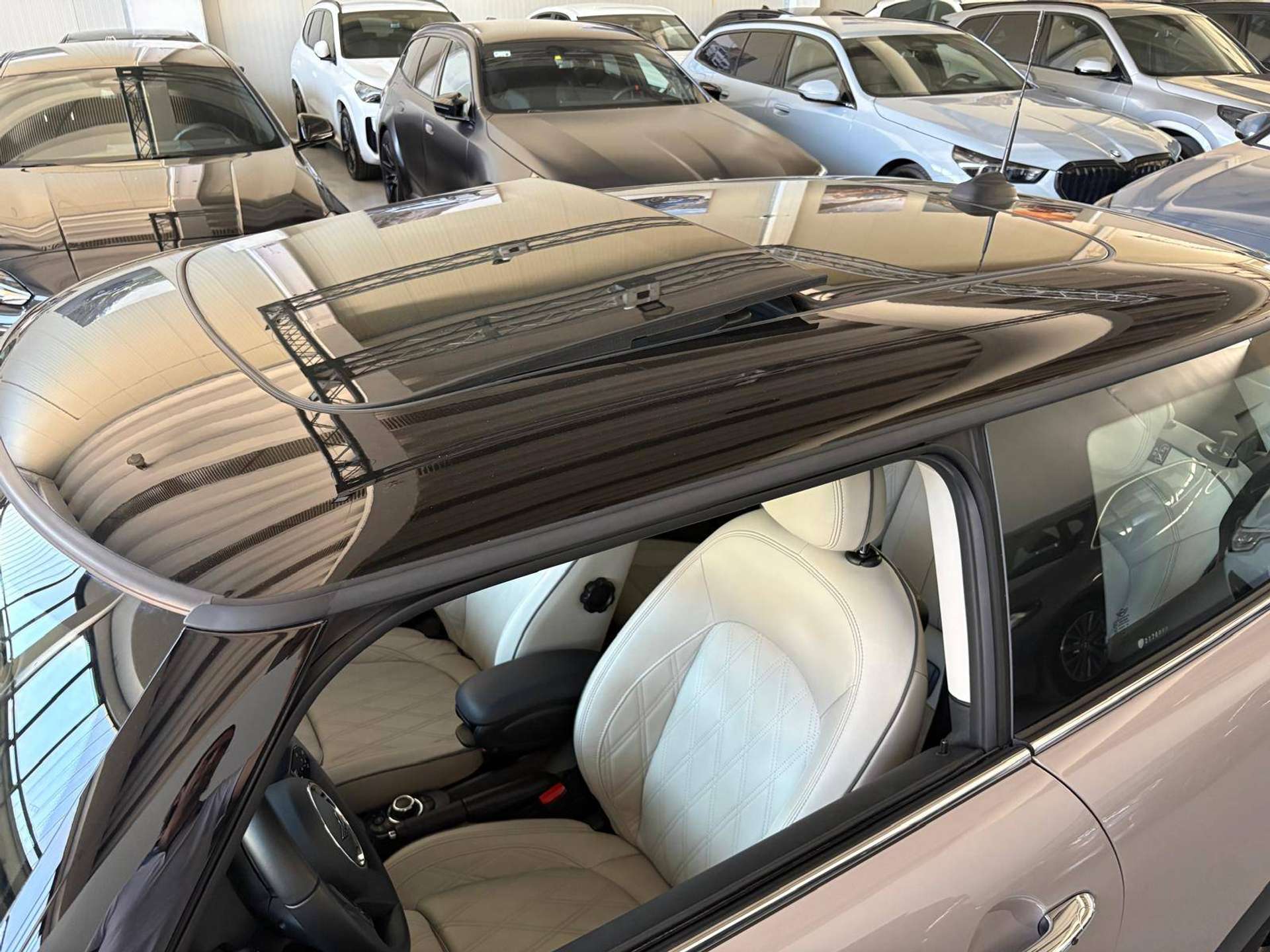 Mini 3p 1.5 Cooper Classic Premium Mid Package auto