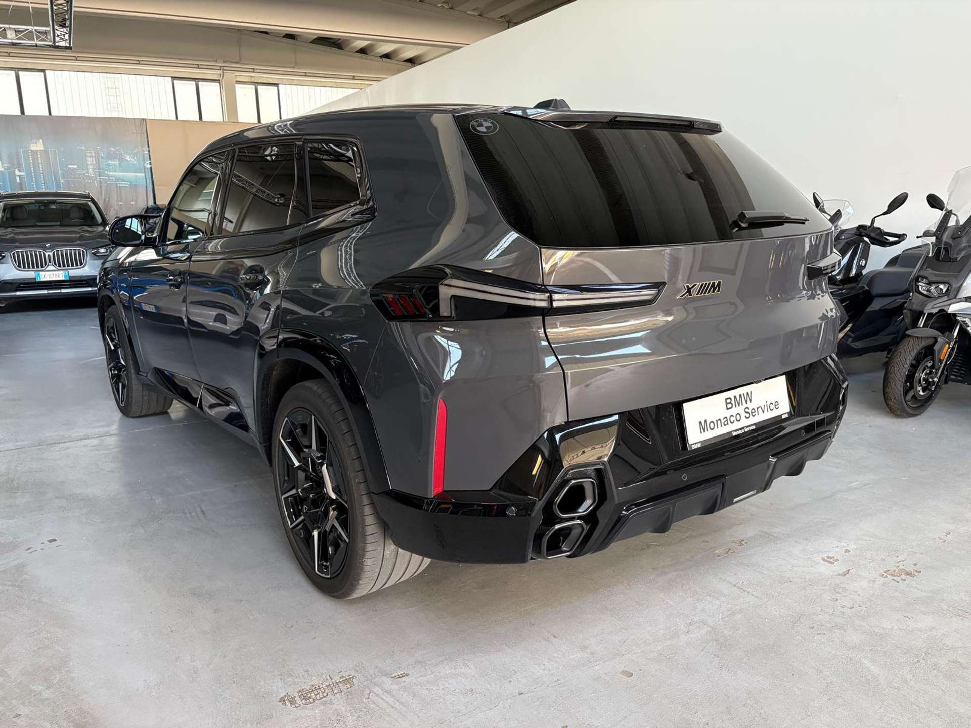 XM G09 4.4 phev auto