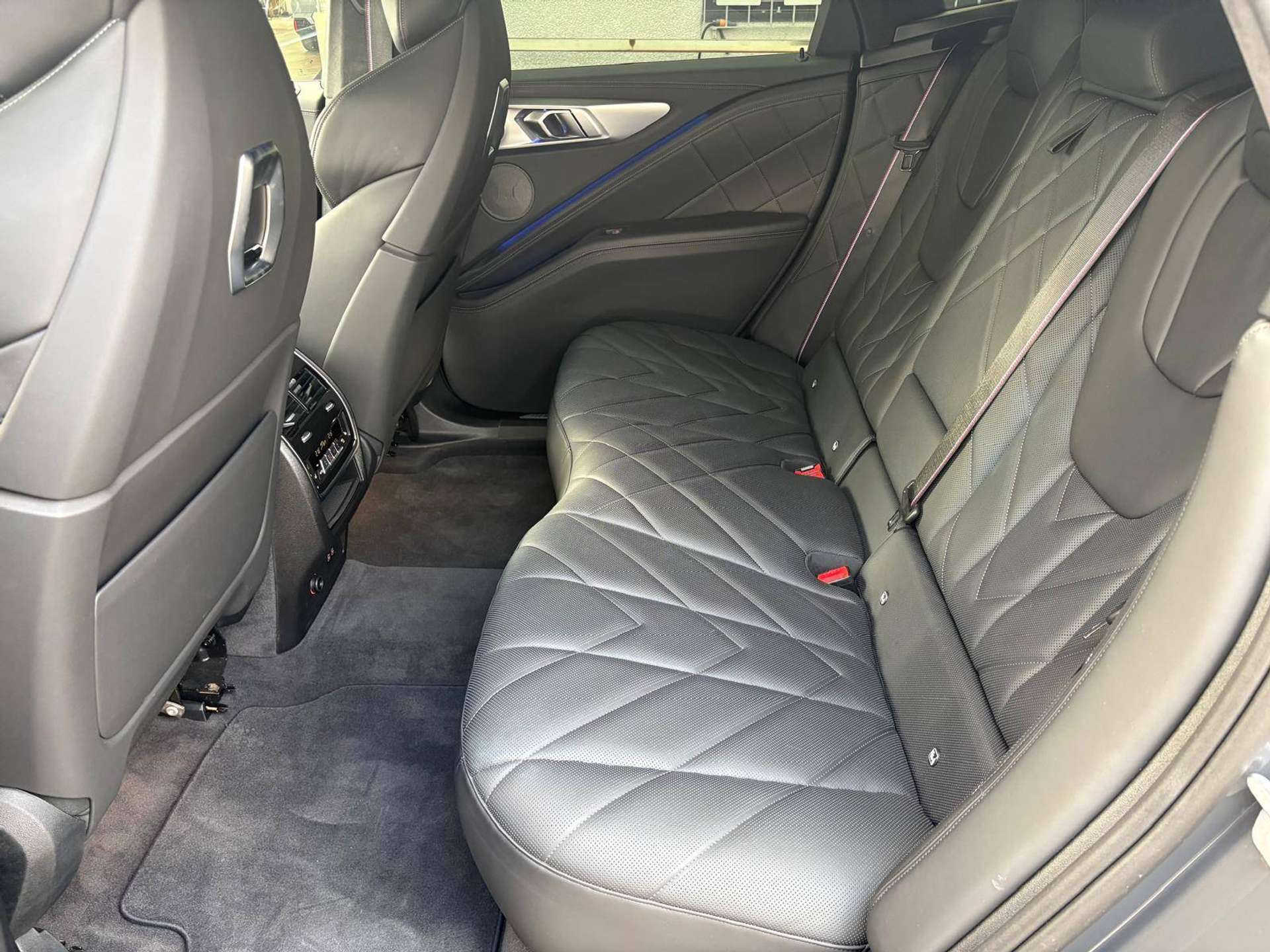 XM G09 4.4 phev auto