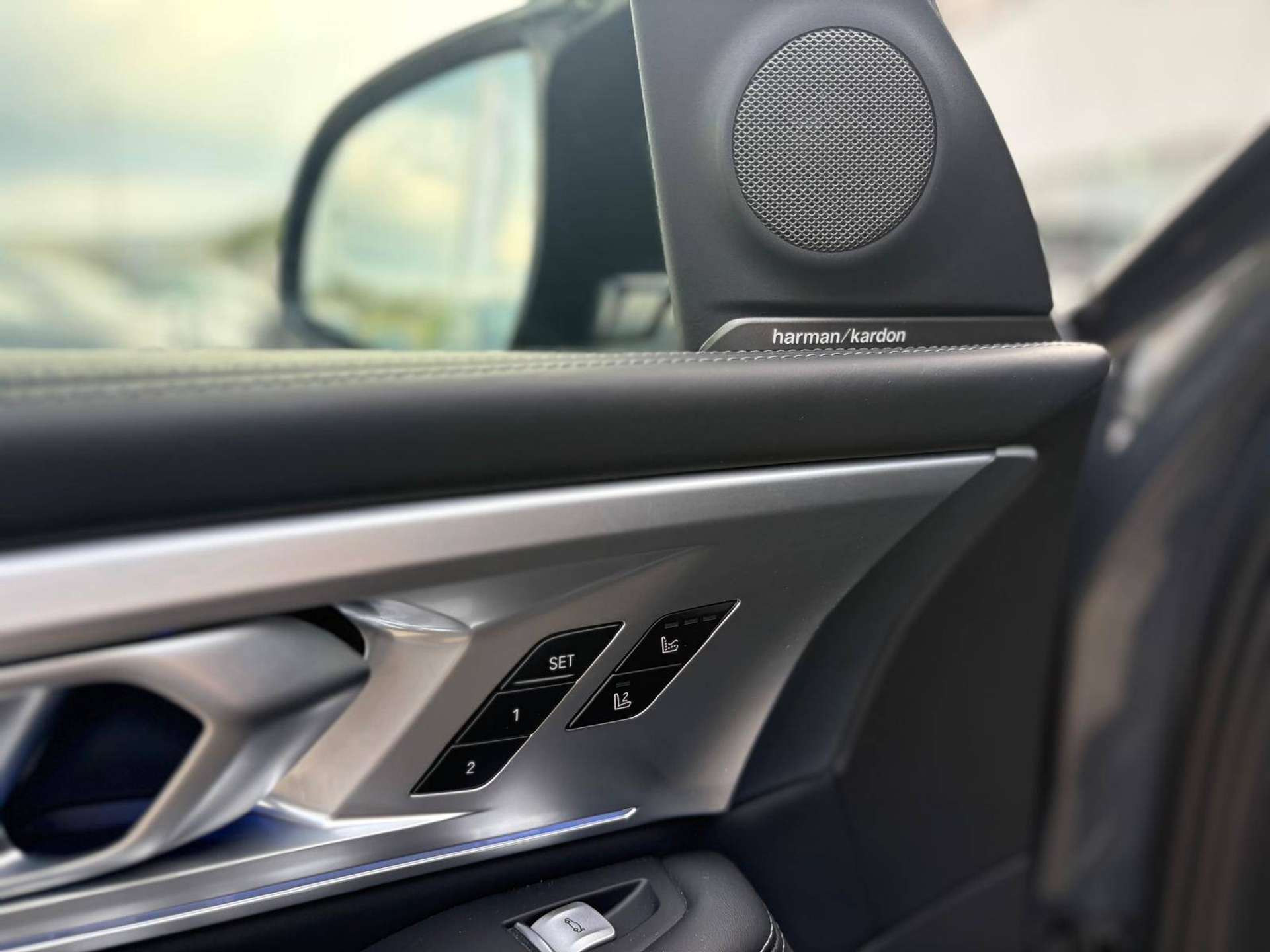 XM G09 4.4 phev auto